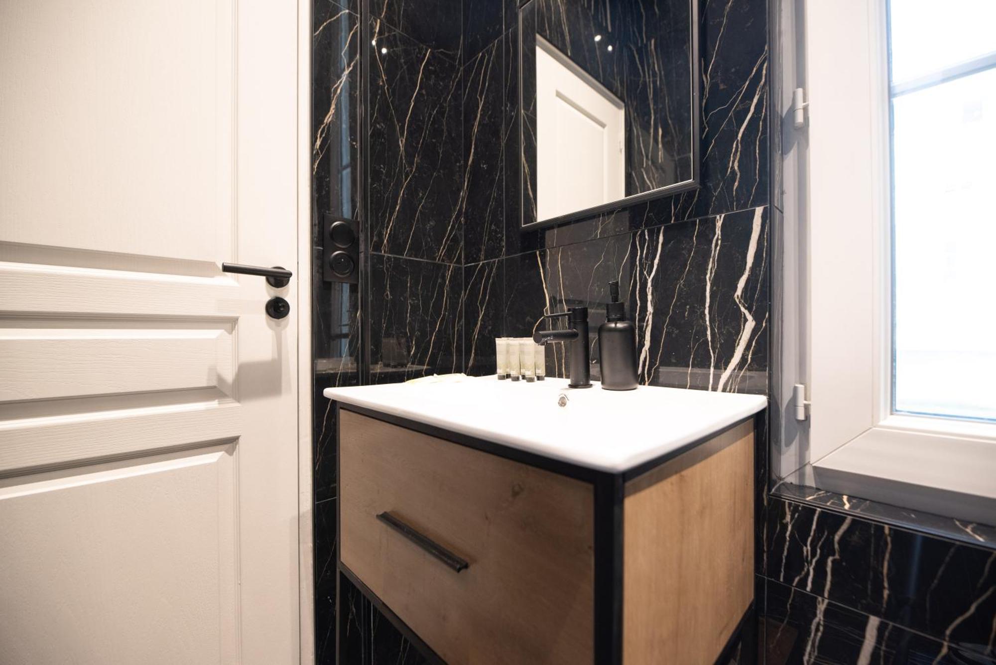 Lovely Flat In The Marais * Parijs